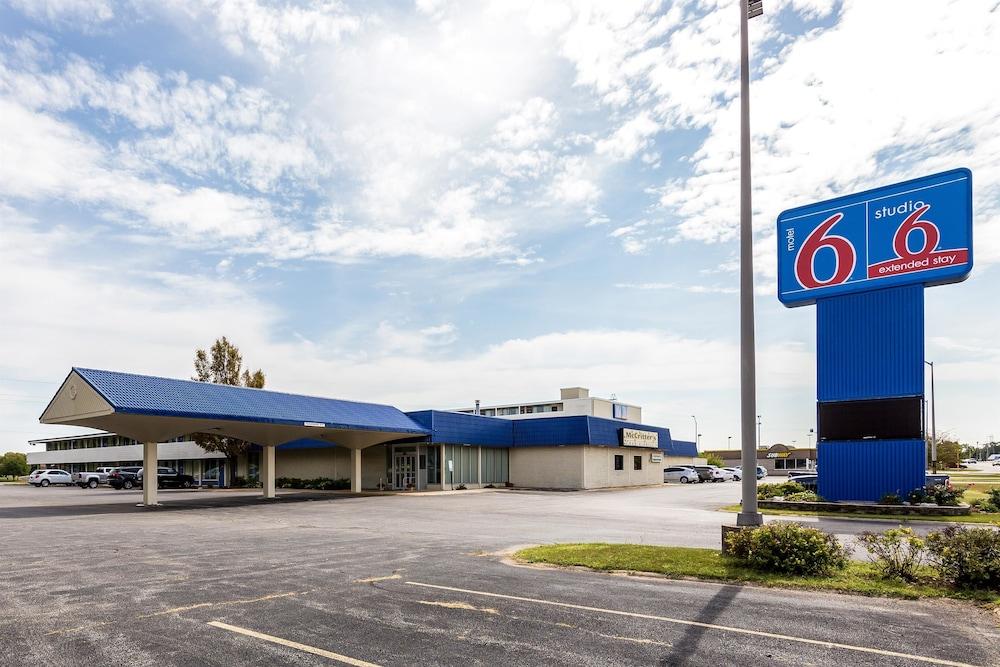 Motel 6-Pekin, Il Luaran gambar